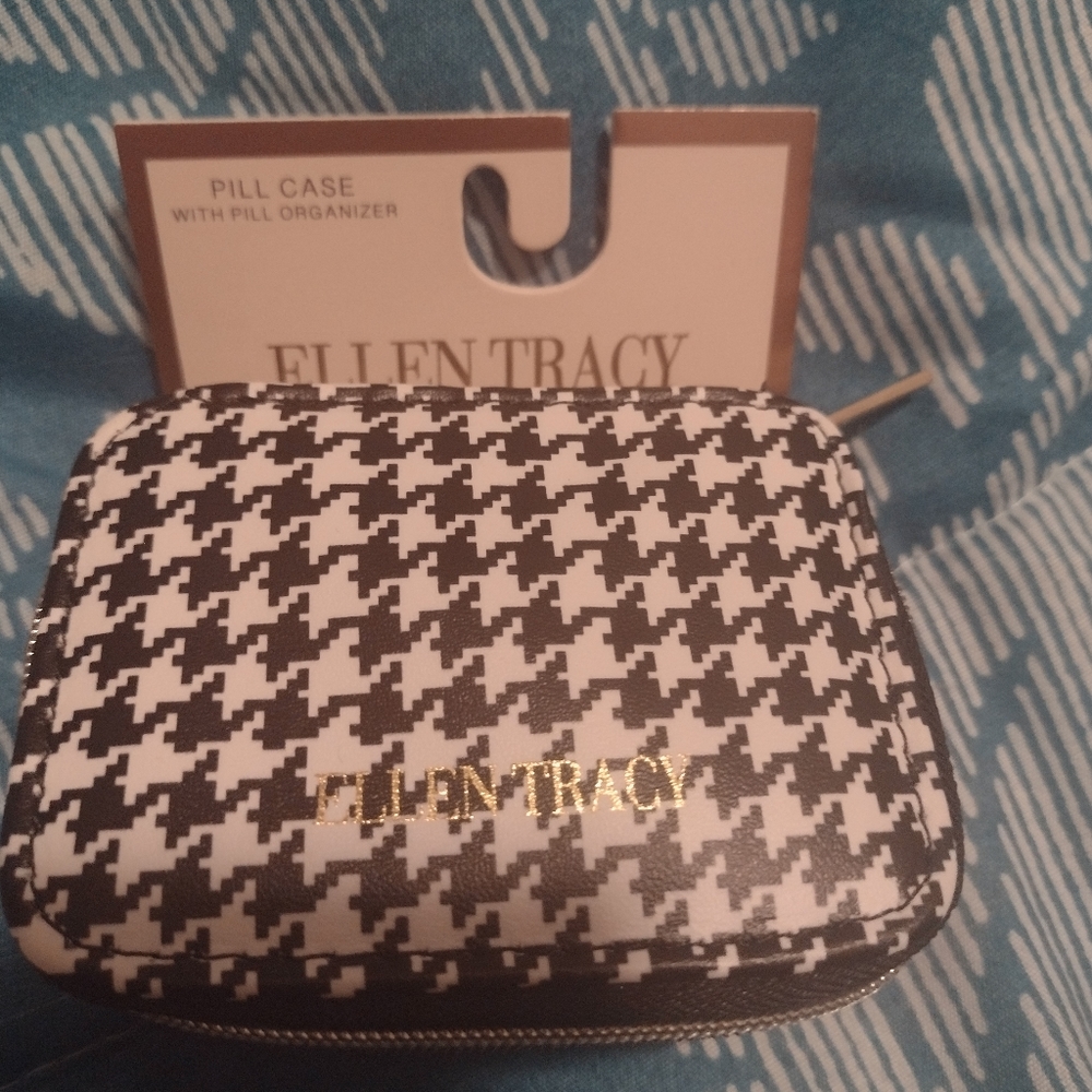 Ellen Tracy Pill Container and Organizer